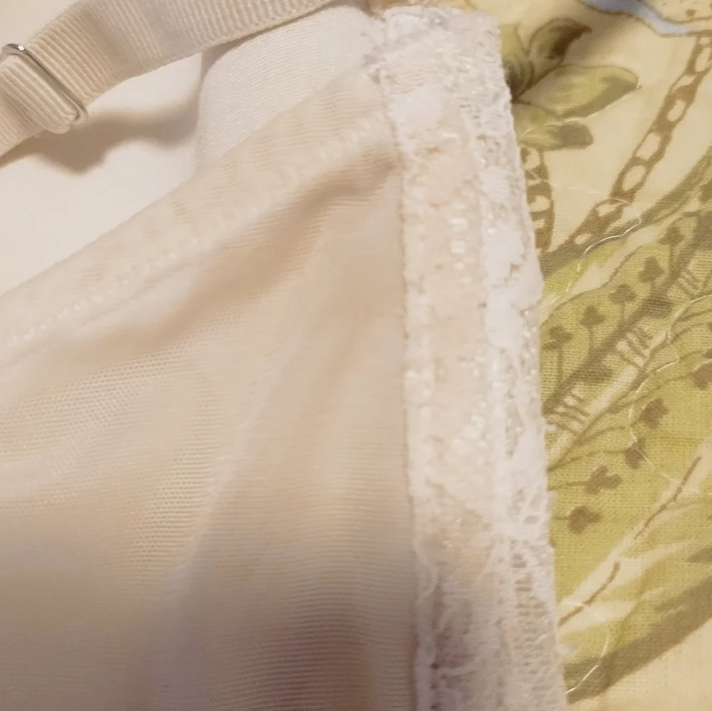 VS 2 Piece Bra / NWTPanty,  DREAM ANGEL Elegant Lace Bralette/ PANTY